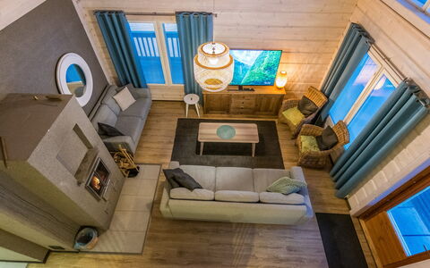 Sinisen Tien Helmi: Mobilia, Interior Design, Pavimentazione, Pavimento, Tavolo, Soffitto, Cucina & Sala Da Pranzo Tavolo, Illuminazione, Sedia, Casa
