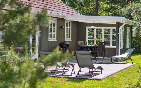 Smilla - 300M from the Sea: Legna, Tetto, Architettura, Casa, Casa, Villetta, Raccordo, Latifoglie, Pendenza, Estate