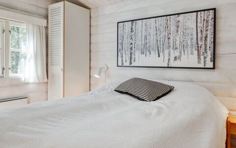 Solfred - 200M from the Sea: Legna, Camera Da Letto, Pavimentazione, Pavimento, Interior Design, Lenzuolo, Biancheria, Bedding, Letto, Pavimento In Legno