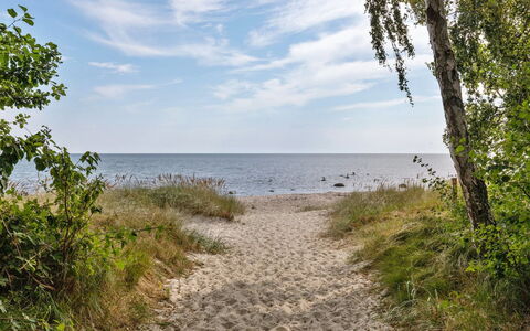 Solfred - 200M from the Sea: Cielo, Blu, Corpo D'Acqua, Ambiente Naturale, Orizzonte, Costa, Spiaggia, Costiera E Morfologie Oceanic, Estate
