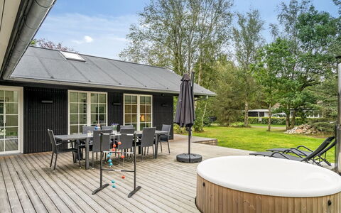 Babara - 350M from the Sea: Legna, Casa, Portico, Deck, Latifoglie, Tetto, Color Legno, Pavimento In Legno, Eco Hotel