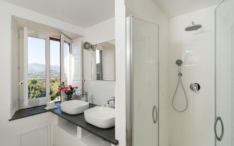 Dimora Vulcano - Castiglione Di Sicilia, Sicilia: Idraulico Fixture, Lavello, Rubinetto, Pianta, Specchio, Costruzione, Bagno, Mobiletto Del Bagno, Lavandino Del Bagno