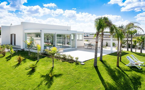 Casa Biancoverde - Marsala, Sicilia: Nube, Cielo, Pianta, Proprietà, Giorno, Costruzione, Azzurro, Lotto, Finestra, Urban Design