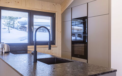 Turracher Höhe 160: Legna, Cucina, Interior Design, Pavimentazione, Controsoffitto, Cabinetry, Casa, Pavimento, Soffitto, Elettrodomestico Da Cucina