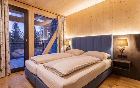 Turracher Höhe 160: Casa, Camera Da Letto, Latifoglie, Inverno, Hotel, Letto, Log Cabin, Telaio Del Letto, Bedding, Suite