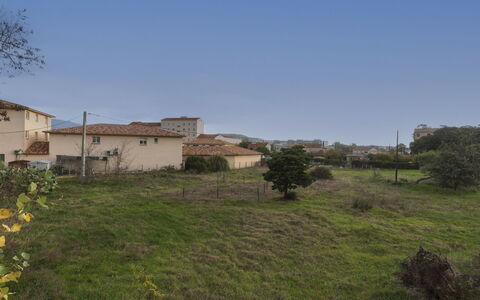 La Boétie A04: Cielo, Pianta, Costruzione, Finestra, Albero, Piscina, Casa, Zona Residenziale, Tempo Libero, Urban Design
