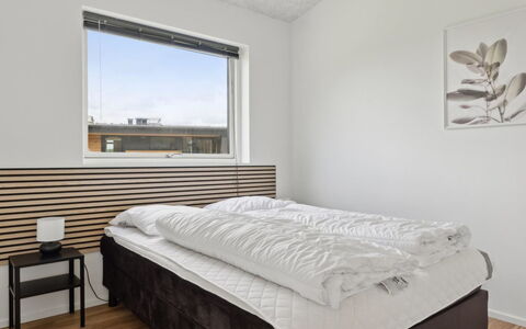 Nissine - 300M from the Sea: Camera Da Letto, Letto, Legna, Interior Design, Lenzuolo, Bedding, Soffitto, Telaio Del Letto, Pavimento, Camera
