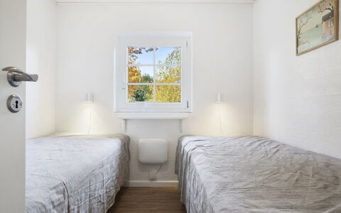 Krok - 1.2Km from the Sea: Parete, Legna, Pavimento, Pavimentazione, Soffitto, Camera Da Letto, Camera, Letto, Bedding