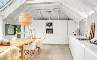 Verner - 900M from the Sea