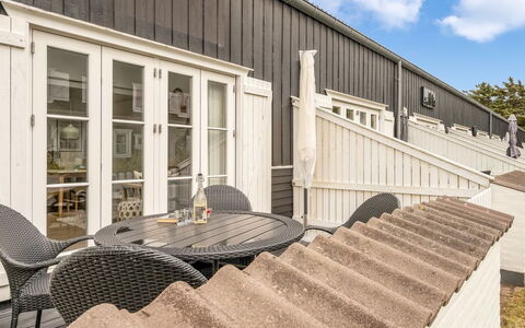 Milly - 150M to the Fjord: Mobilia, Interior Design, Pavimentazione, Pavimento, Soffitto, Camera, Sedia, Tavolo, Appartamento, Cucina & Sala Da Pranzo Tavolo