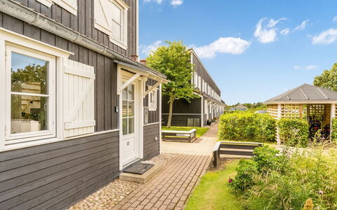 Milly - 150M to the Fjord: Mobilia, Interior Design, Pavimentazione, Pavimento, Soffitto, Camera, Sedia, Tavolo, Appartamento, Cucina & Sala Da Pranzo Tavolo