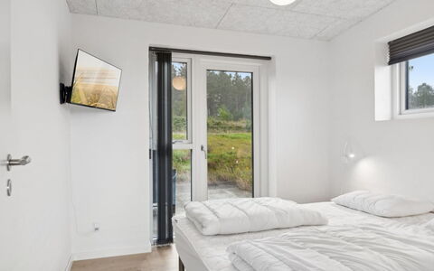 Ann - 1.3Km from the Sea: Parete, Legna, Soffitto, Interior Design, Camera Da Letto, Casa, Letto, Camera, Appartamento, Telaio Del Letto
