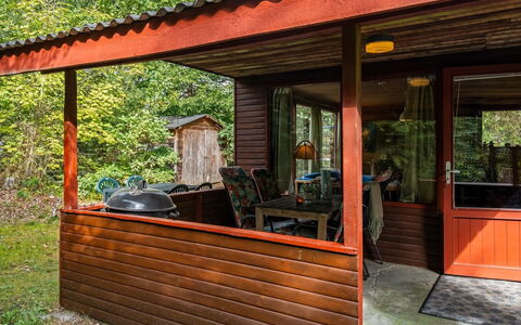 Friis - 100M from the Sea: Legna, Portico, Color Legno, Latifoglie, Shade, Struttura Esterna, Villetta, Edifici Giardino, Deck, Log Cabin