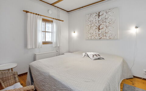 Kulta-Käkönen 17 by Bomba: Letto, Mobilia, Camera Da Letto, Interior Design, Bedding, Lenzuolo, Pavimentazione, Legna, Pavimento, Camera