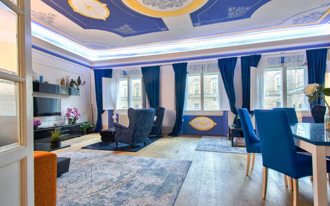 Bellevue Palazzo Pitti: Mobilia, Proprietà, Tavolo, Decorazione, Azzurro, Pianta Della Casa, Interior Design, Sedia, Pavimento, Parete