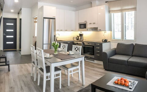 Villa Maria: Mobilia, Interior Design, Pavimentazione, Legna, Soffitto, Divano, Camera, Pavimento, Cucina, Appartamento
