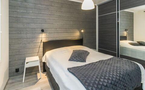 Villa Maria: Interior Design, Pavimentazione, Pavimento, Legna, Soffitto, Camera Da Letto, Mobilia, Letto, Lampada, Illuminazione