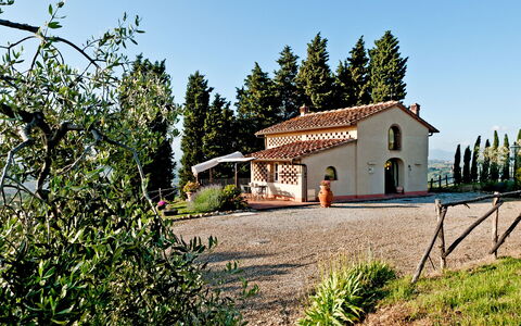 Cottage Botinaccio: Pianta, Cielo, Costruzione, Proprietà, Finestra, Albero, Paesaggio Naturale, Casa, Lotto, Villetta