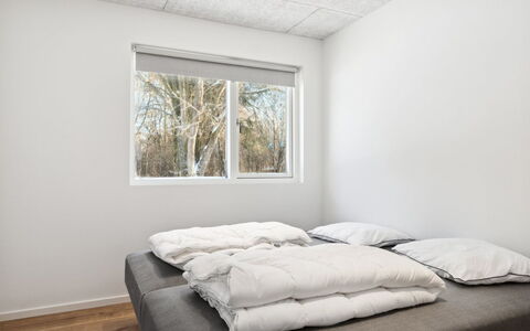 Scalli - 1.5Km to the Fjord: Camera Da Letto, Legna, Letto, Soffitto, Interior Design, Bedding, Lenzuolo, Pavimento, Pavimentazione, Camera
