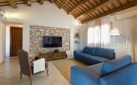 Mirabilia - Tangi, Sicilia: Mobilia, Proprietà, Divano, Comfort, Costruzione, Legna, Soggiorno, Interior Design, Tavolo, Pavimentazione