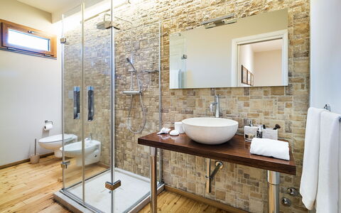 Casa Bedda - Viagrande, Sicilia: Specchio, Rubinetto, Lavello, Idraulico Fixture, Proprietà, Lavandino Del Bagno, Bagno, Legna, Interior Design, Costruzione