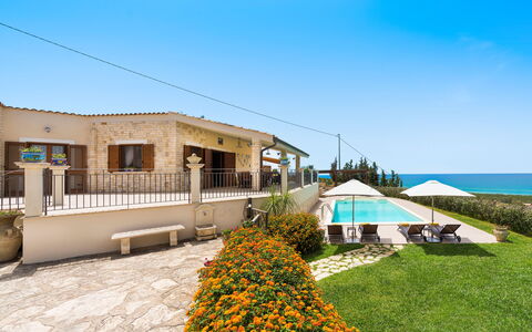 Villa Vistamare - Montallegro, Sicilia: Cielo, Pianta, Costruzione, Fiore, Finestra, Nube, Casa, Lotto, Villetta, Zona Residenziale
