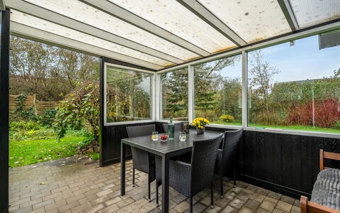 Ensio - 300M to the Fjord: Mobilia, Interior Design, Pavimentazione, Pavimento, Soffitto, Camera, Sedia, Tavolo, Appartamento, Cucina & Sala Da Pranzo Tavolo