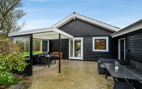Ensio - 300M to the Fjord: Mobilia, Interior Design, Pavimentazione, Pavimento, Soffitto, Camera, Sedia, Tavolo, Appartamento, Cucina & Sala Da Pranzo Tavolo