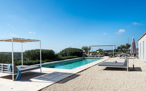 Villa Carmelita - Ragusa, Sicilia: Cielo, Acqua, Giorno, Piscina, Albero, Shade, Corpo D'Acqua, Mobili Da Esterno, Rettangolo, Tempo Libero
