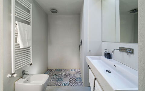 Villa Carmelita - Ragusa, Sicilia: Lavello, Rubinetto, Specchio, Proprietà, Idraulico Fixture, Lavandino Del Bagno, Bagno, Interior Design, Architettura