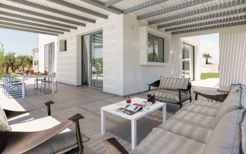 Casa Colori - Noto, Sicilia: Tavolo, Mobilia, Proprietà, Divano, Shade, Legna, Interior Design, Divano Letto, Architettura, Soggiorno