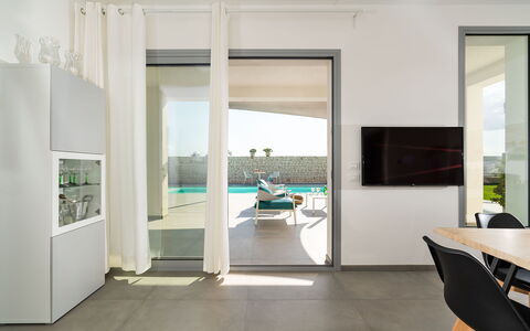 Villa Le Palme - Noto, Sicilia: Mobilia, Costruzione, Sedia, Soggiorno, Tavolo, Interior Design, Pavimento, Condominio, Automotive Esterno