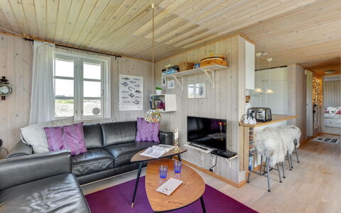 Heilo - from the Sea: Legna, Casa, Mobilia, Interior Design, Pavimento, Soffitto, Camera, Latifoglie, Villetta, Soggiorno