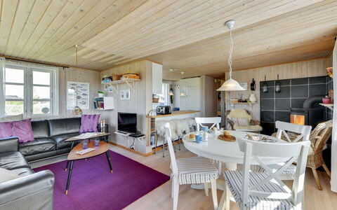 Heilo - from the Sea: Legna, Casa, Pavimentazione, Mobilia, Pavimento, Casa, Interior Design, Soffitto, Porta, Pavimento In Legno