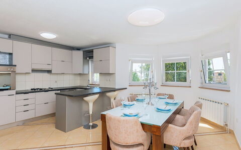 Secret Gem: Interior Design, Mobilia, Pavimentazione, Soffitto, Legna, Pavimento, Cucina, Controsoffitto, Cabinetry, Illuminazione