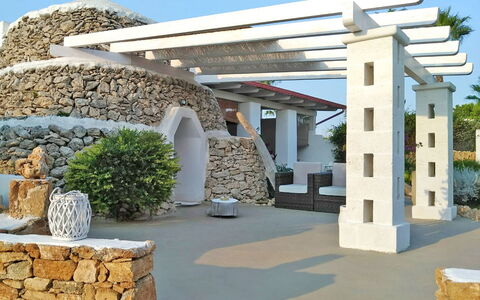 Villa Trullo - Torricella, Puglia: Proprietà, Cielo, Pianta, Azzurro, Illuminazione, Architettura, Shade, Zona Residenziale, Paesaggio, Immobiliare