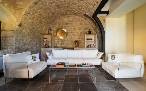 Casapietra - Scicli, Sicilia: Proprietà, Mobilia, Cornice, Decorazione, Costruzione, Interior Design, Divano, Pavimento, Soggiorno, Pavimentazione