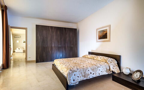 Casapietra - Scicli, Sicilia: Proprietà, Mobilia, Comfort, Legna, Interior Design, Pavimentazione, Pavimento, Pavimento Laminato, Latifoglie, Color Legno