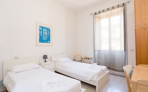 Angelico: Mobilia, Proprietà, Comfort, Finestra, Azzurro, Tessile, Shade, Legna, Interior Design