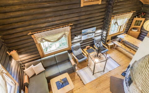 Mötönpesä 2: Balcone, Appartamento, Shade, Bicchiere, Condominio, Corrimano, Portico, Illuminazione Diurna, Deck, Mobili Da Esterno