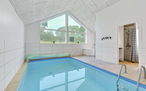 Jelke - 520M from the Sea: Tetto, Casa, Casa, Villetta, Porta, Raccordo, Deck, Portico, Plank, Latifoglie