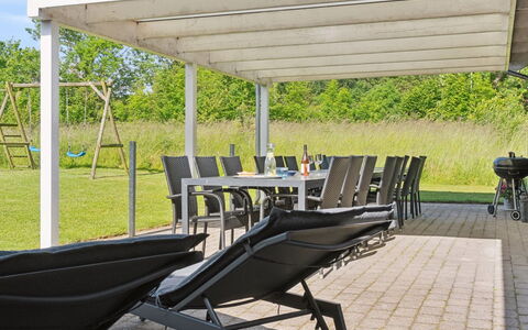 Jelke - 520M from the Sea: Tetto, Casa, Casa, Villetta, Porta, Raccordo, Deck, Portico, Plank, Latifoglie