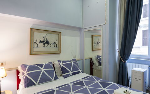 Porta Magica: Proprietà, Mobilia, Cornice, Azzurro, Costruzione, Comfort, Tessile, Interior Design, Legna, Tenda