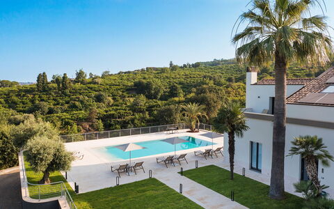 Villa Decoro - Mascali, Sicilia: Pianta, Cielo, Acqua, Costruzione, Natura, Azzurro, Albero, Piscina, Arecales, Tempo Libero