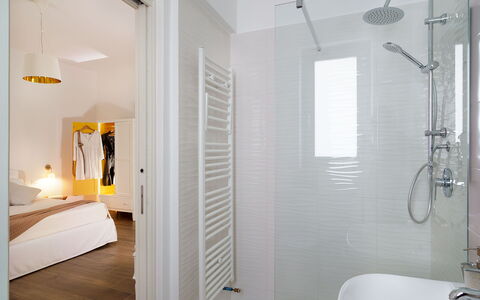 Casa Ocra - Misiliscemi, Sicilia: Costruzione, Soffione Doccia, Idraulico Fixture, Doccia, Bagno, Interior Design, Doccia Bar, Pannello Doccia, Legna