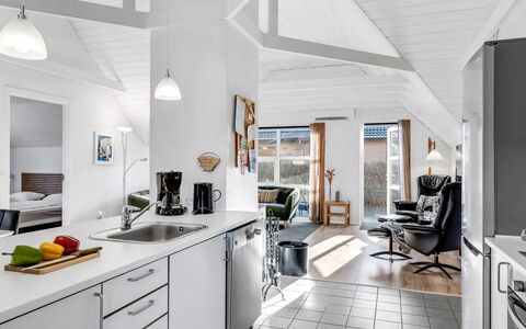 Malti - 1.3Km from the Sea: Cucina, Pavimentazione, Soffitto, Interior Design, Mobilia, Pavimento, Sedia, Appartamento, Controsoffitto, Casa