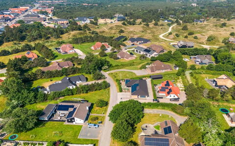 Malti - 1.3Km from the Sea: Zona Residenziale, Visione Globale, Paesaggio, Casa, Fotografia Aerea, Sobborgo, Urban Design, Area Rurale, Estate, Villaggio