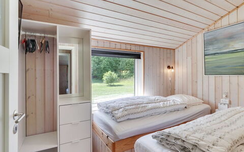 Alois - 31Km from the Sea: Legna, Interior Design, Camera Da Letto, Soffitto, Pavimentazione, Pavimento, Letto, Camera, Mobilia, Color Legno
