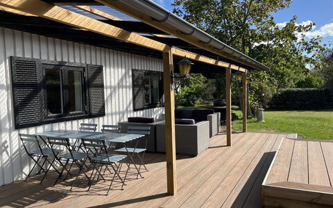 Alica - 200M from the Sea: Mobilia, Interior Design, Pavimentazione, Pavimento, Soffitto, Camera, Sedia, Tavolo, Appartamento, Cucina & Sala Da Pranzo Tavolo