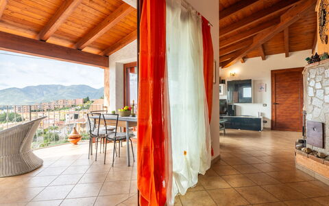 Sea View: Proprietà, Costruzione, Legna, Illuminazione, Interior Design, Arancia, Pavimento, Pavimentazione, Shade, Fascio